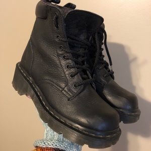 Dr. Martens Dharma Boot 💜